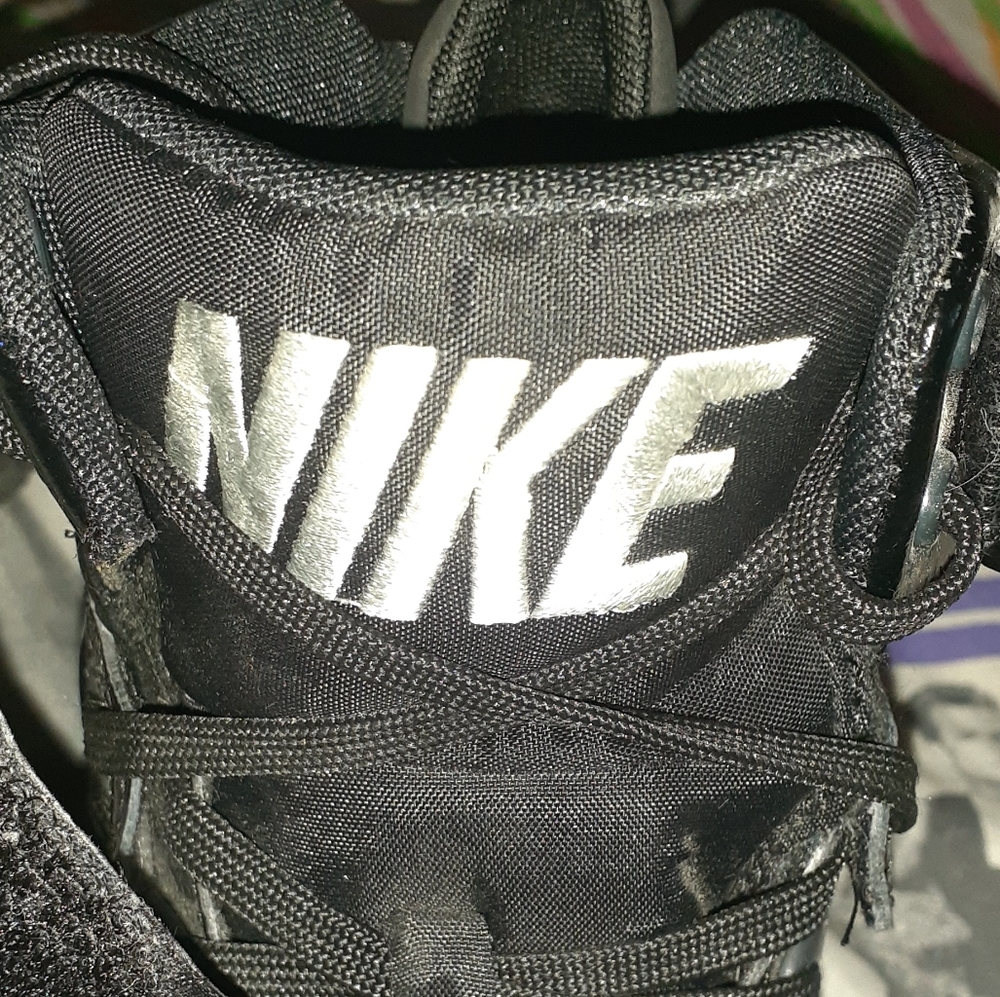 Retro Nostalgic Nike Black High-Top Sneakers - Picture 6 of 13